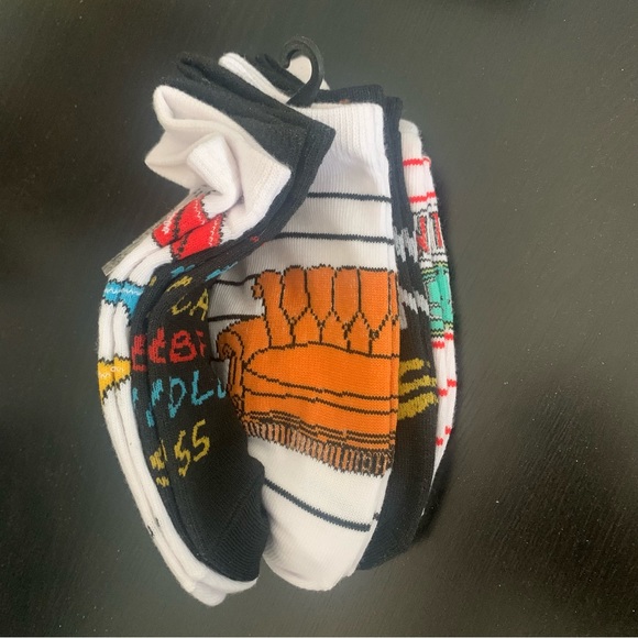 NWT Set of 5 FRIENDS Socks Womens - Picture 5 of 6